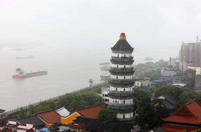 繼“萬里長江第一塔”塔尖被大風吹落后，聊聊：古建筑修繕加固需如何進行？